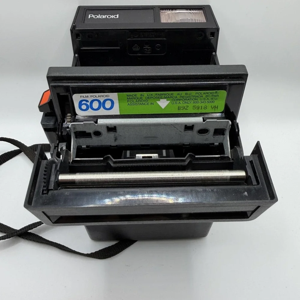 Vintage Polaroid One Step Flash 600 Instant Film Camera Black Auto‎ Flash Strap